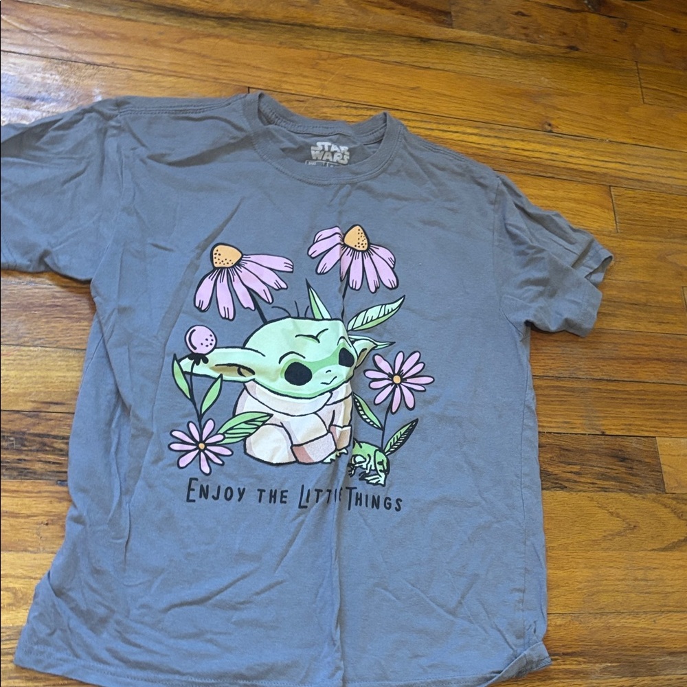 Star Wars Kids Gray Tee with Baby Yoda and Flowers